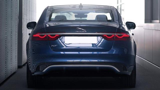 Jaguar Nuova XF posteriore