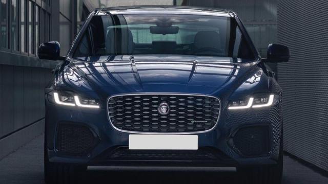 Jaguar Nuova XF anteriore