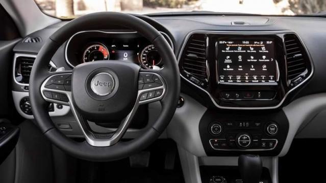 Jeep Cherokee 2018 interni