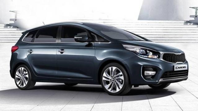 KIA Carens 4