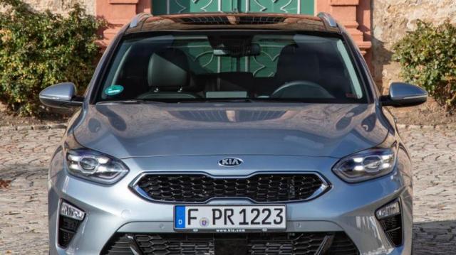 Kia ceed SW grigia