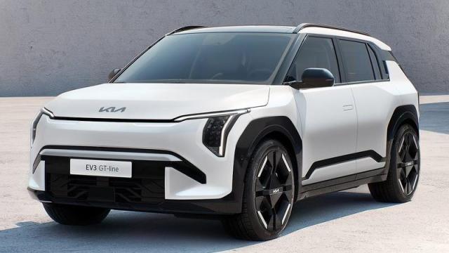 KIA EV3 anteriore