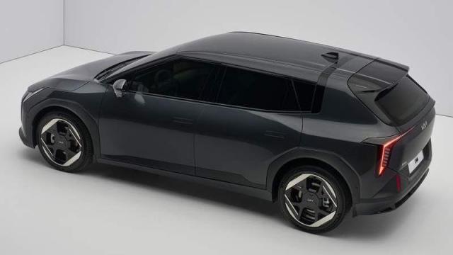 KIA EV4 posteriore