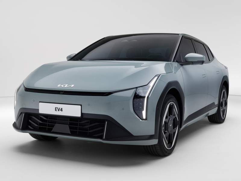 KIA EV4 Fastback anteriore