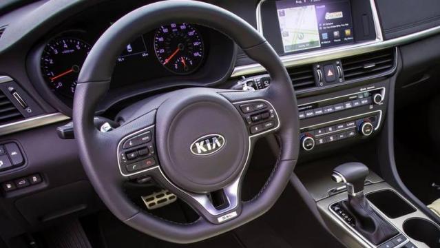 KIA Optima interni