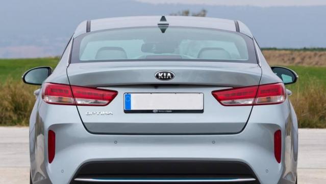 KIA Optima Plug-in Hybrid 2