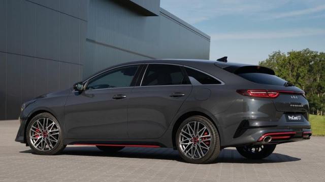 KIA ProCeed tre quarti posteriore