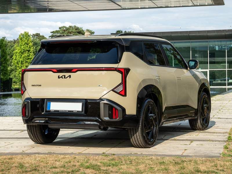 KIA Seltos Hybrid posteriore