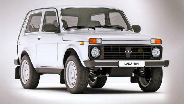 Lada 4x4M tre quarti destra