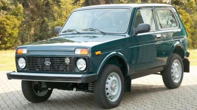 Lada Niva anteriore