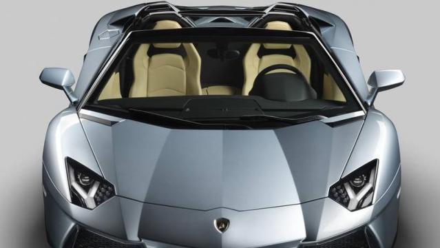 Lamborghini Aventador Roadster anteriore