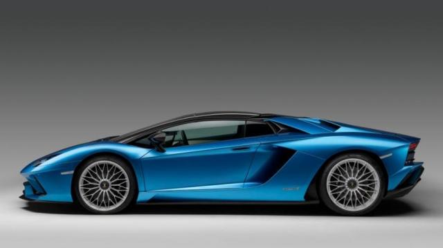 Lamborghini Aventador S Roadster profilo