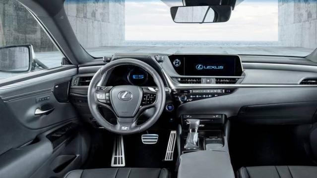 Lexus ES 2019 interni