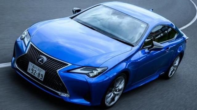 Lexus RC Hybrid blu