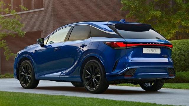 Lexus Nuovo RX posteriore