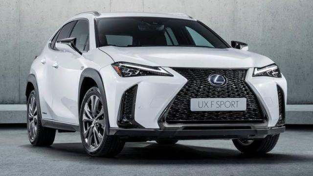 Lexus Nuovo UX foto anteriore