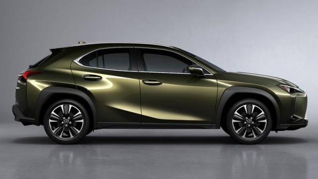 Lexus UX profilo