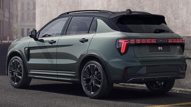 Lynk & Co 01 posteriore