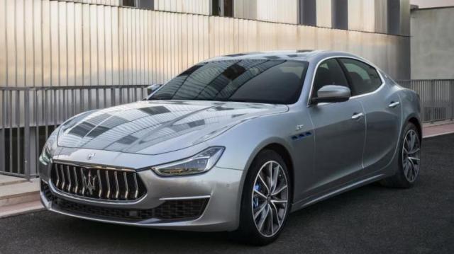 Maserati Ghibli Hybrid tre quarti
