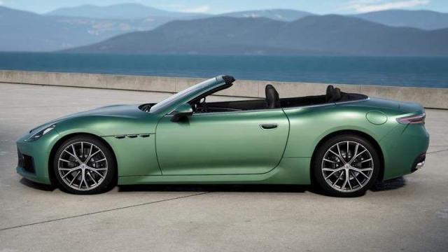 Maserati GranCabrio profilo