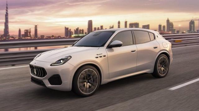 Maserati Grecale tre quarti anteriore