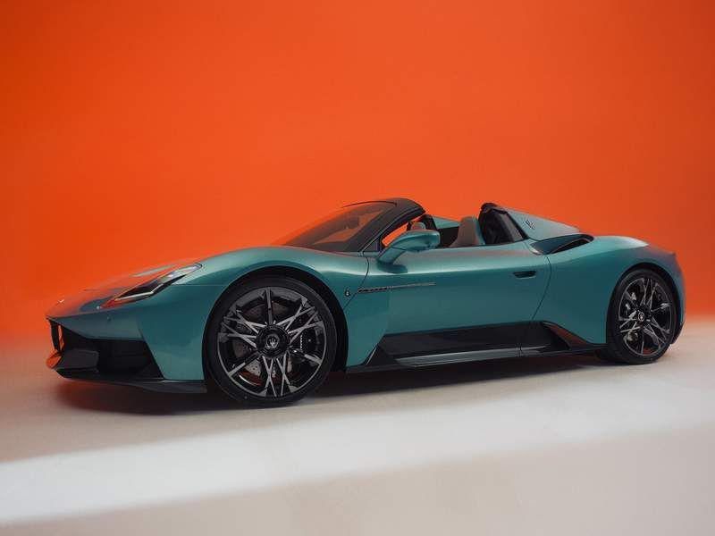 Maserati MCPURA Cielo profilo