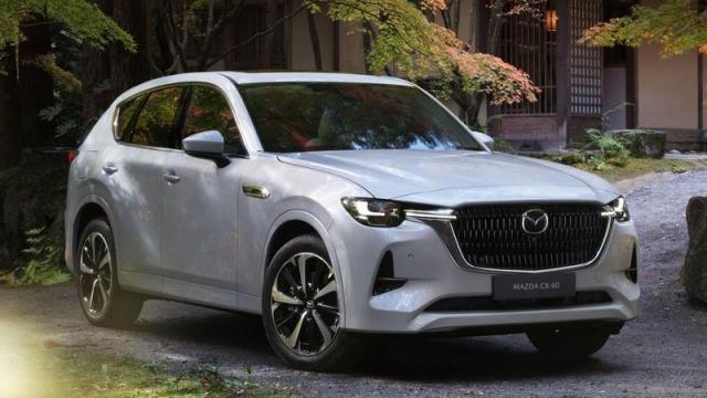 Mazda Nuova CX-60 anteriore