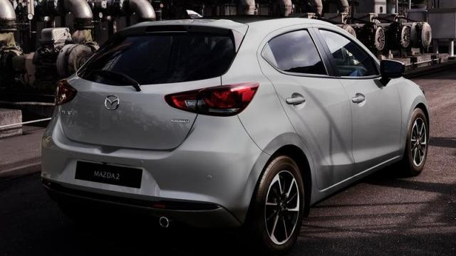 Mazda Nuova Mazda2 posteriore