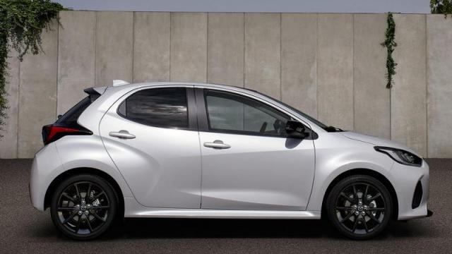 Mazda Mazda2 Hybrid profilo