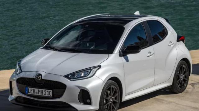 Mazda Mazda2 tre quarti