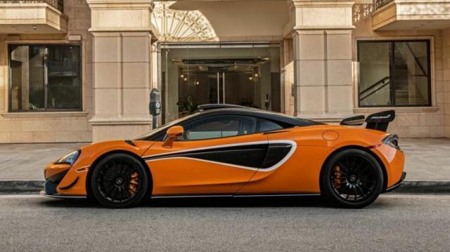 McLaren 620R laterale arco