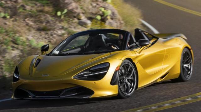 McLaren 720S Spider strada