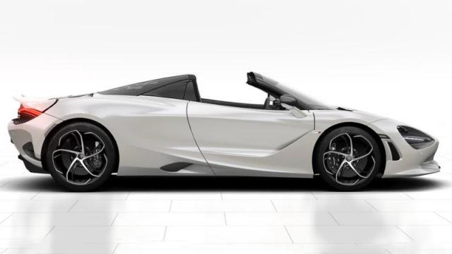 McLaren 750S Spyder profilo