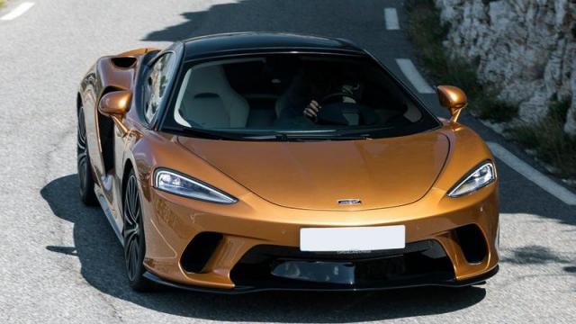 McLaren GT anteriore