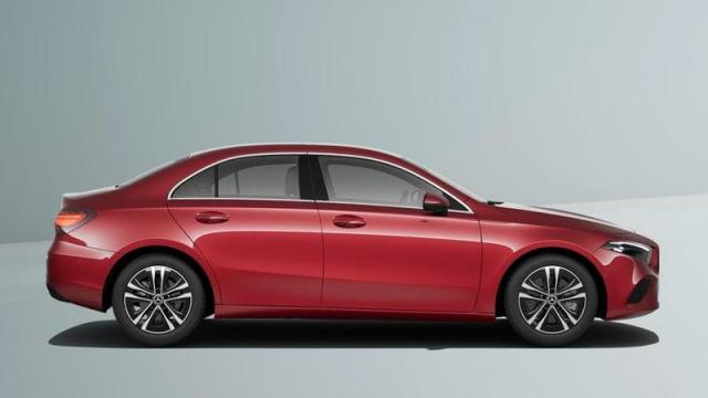 Mercedes-Benz Classe A Sedan profilo