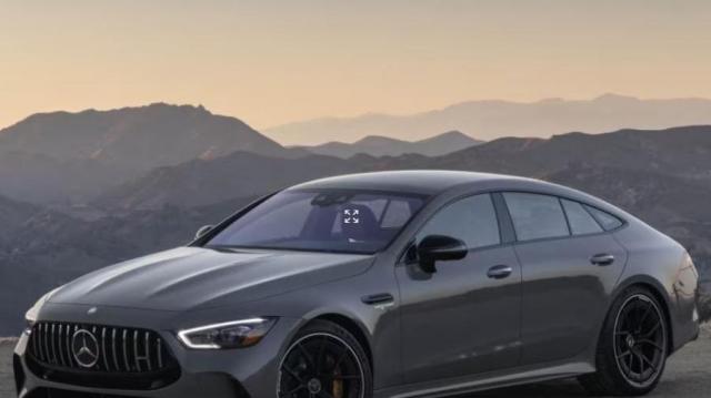Mercedes-Benz AMG GT 4 ambiente