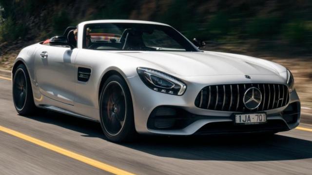 Mercedes-Benz AMG GT Roadster frontale scoperta