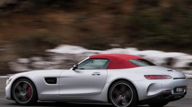 Mercedes-Benz AMG GT Roadster posteriore 2