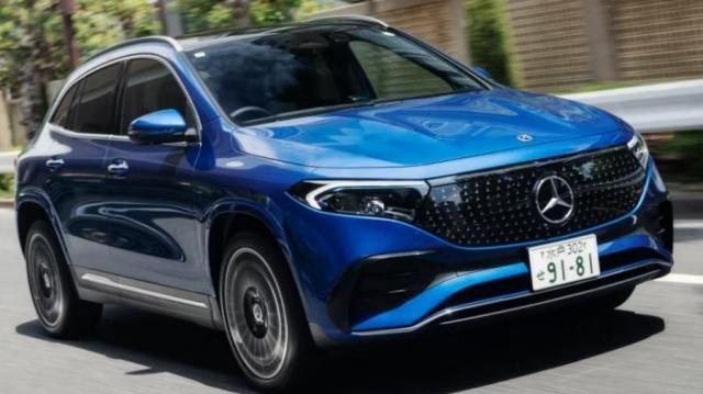 Mercedes-Benz EQA blu