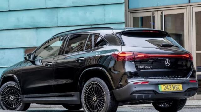 Mercedes-Benz EQA profilo