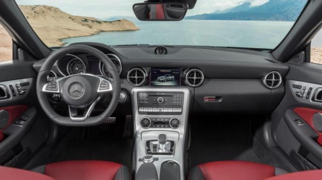 Mercedes-Benz SLC interni