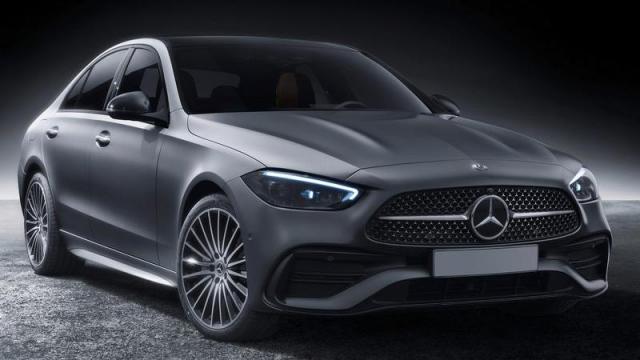 Mercedes-Benz Nuova Classe C berlina tre quarti anteriore