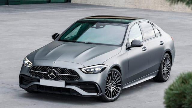 Mercedes-Benz Nuova Classe C berlina tre quarti anteriore 2