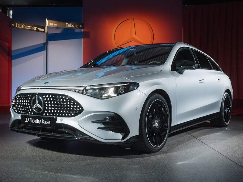 Mercedes-Benz CLA Shooting Brake EQ anteriore