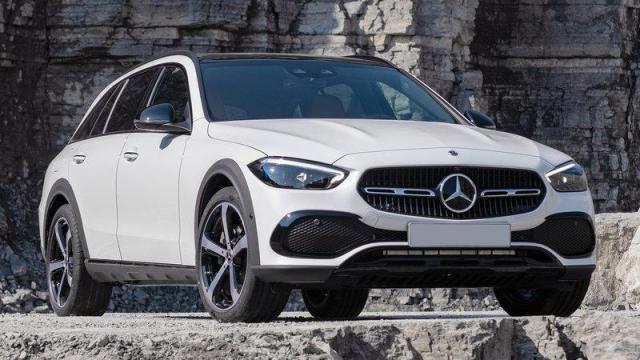 Mercedes-Benz Classe C All Terrain tre quarti anteriore