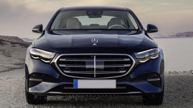 Mercedes-Benz Nuova Classe E Berlina 3