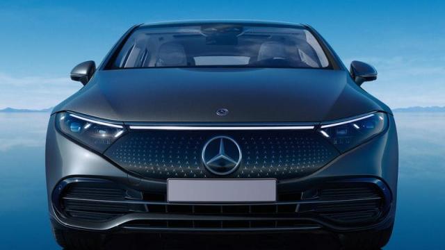 Mercedes-Benz Nuova EQS anteriore