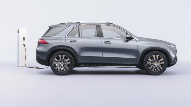 Mercedes-Benz GLE SUV profilo