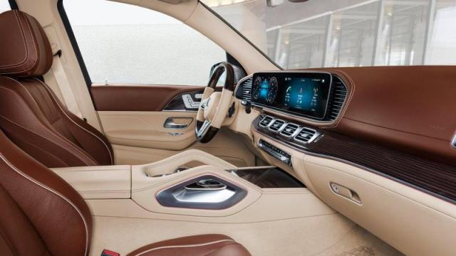 Mercedes-Benz Maybach GLS interni 1