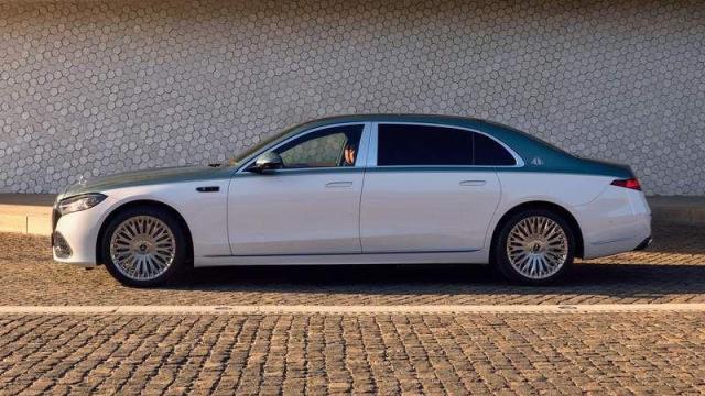 Mercedes-Benz Maybach Classe S profilo
